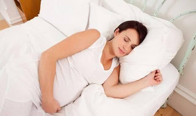 孕妈怀孕8个月,全身圆滚滚,产科医生说不是因为吃太多