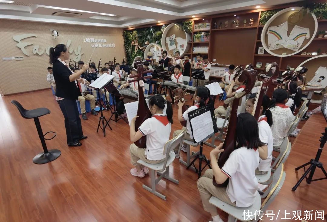 民乐团|放学后的校园真热闹！这所学校竟为学生开辟出15条“小溪流”