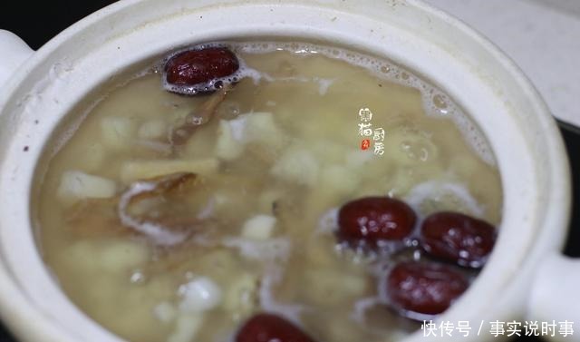 冬天,这糖水我隔天喝一次,不寒不燥滋补又不腻,护肤品都省了