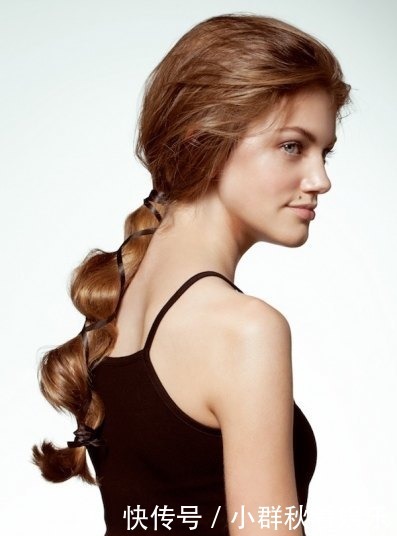 不再无聊的低马尾!两款浪漫低发尾发型教学