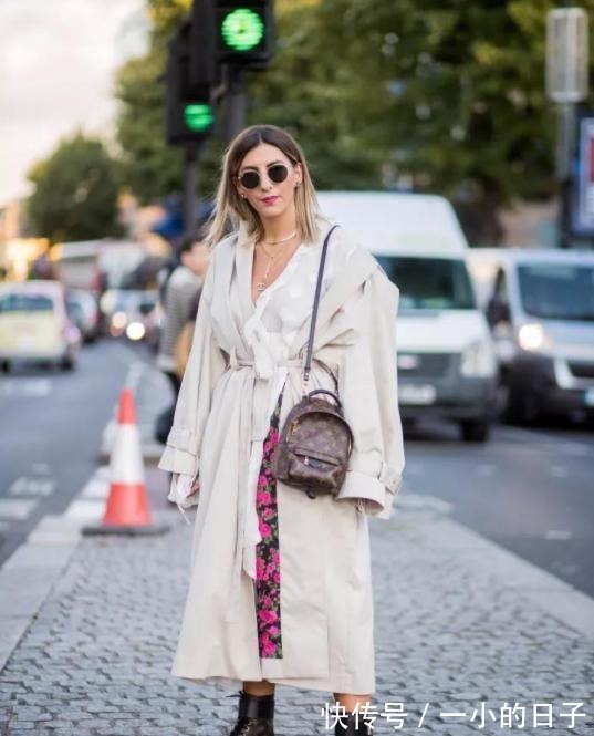 大衣+ 今年火了一种穿搭，叫“大衣+裸靴”，优雅大气，早春穿正合适！