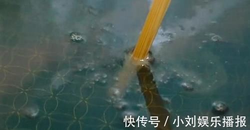 我家面粉从不蒸馒头，这样做比包子油条还简单，一次做8个，真香