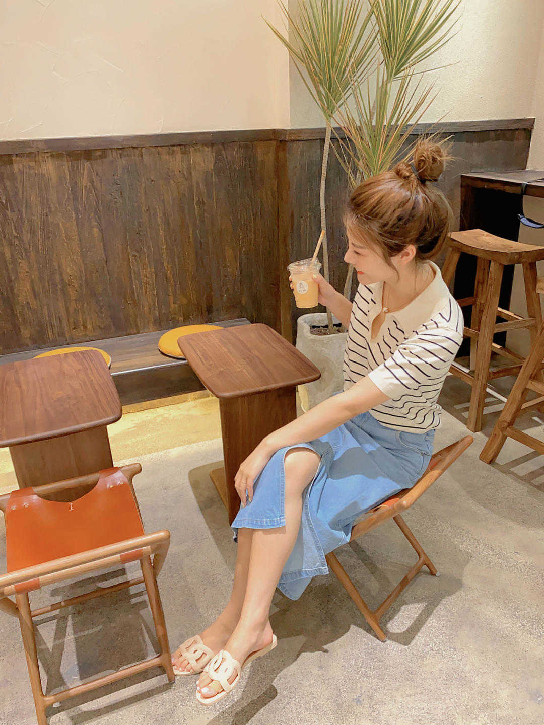 高跟鞋|牛仔裙也适合职场化，好看还减龄，可以这样穿，原来30+的女人更合适