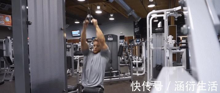 背部|练背的几个好处，一组背部训练，让你练出迷人的背部线条