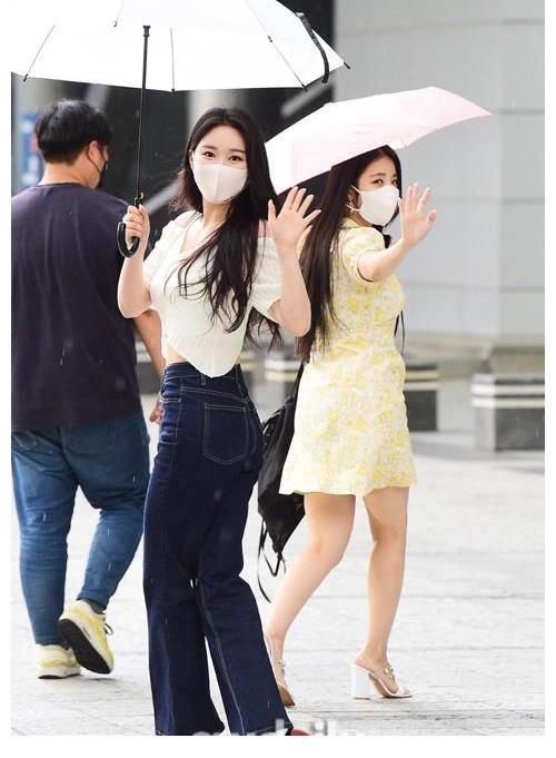 br「MD PHOTO」 韓國女團Brave Girls成員金玟瑩南侑廷出演SBS電臺節目