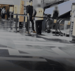 阿列克薩|為了驗(yàn)證商場(chǎng)測(cè)體溫是不是形式，油管博主把腦門捂到48度