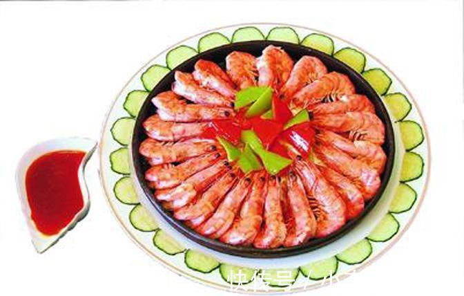 美食推荐：招牌熏猪手、铁板西汁小青虾、藤椒墨鱼花制作方法