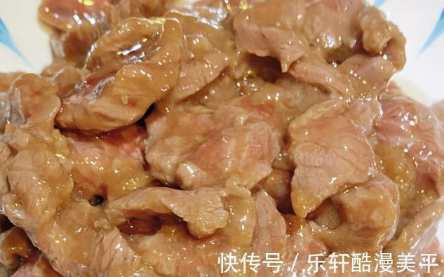 爽口|滑嫩爽口芥兰炒牛肉，肉质鲜嫩咬劲十足，好吃到无法形容