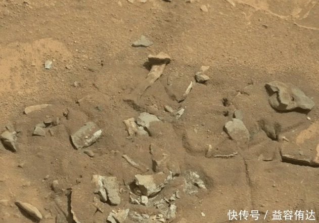 火星人 美国好奇号在火星盖尔火山口探索，传回多张奇物照片，它们很眼熟