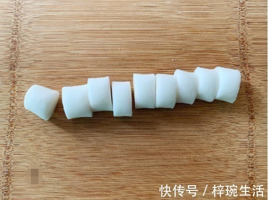 马蹄笋|想吃水晶虾饺不用买了，在家就可以做，特别简单，面皮劲道透亮