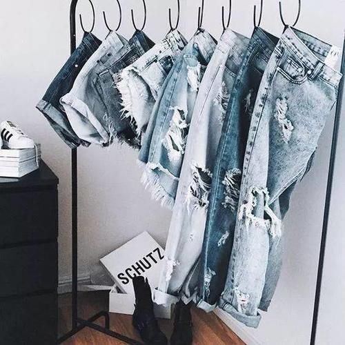 洗衣服直接倒洗衣液错,告诉你正确做法,洗完比新衣服还新