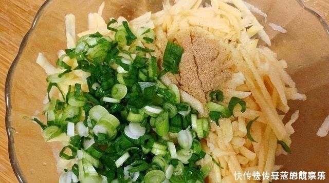 我家用土豆做它,上锅一蒸,松软入味,两天必做一次,老妈特爱吃