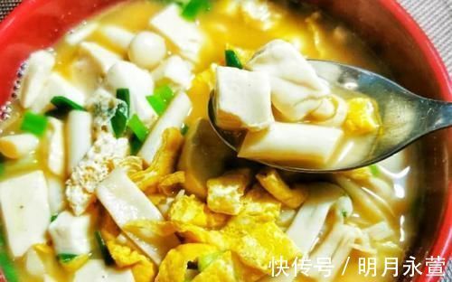 海鲜菇和它是天生一对，10分钟上桌，汤鲜有营养，孩子特爱喝