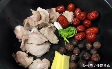 失眠最怕這道湯，隔2天喝1碗，一覺睡到自然醒，想睡不著都難