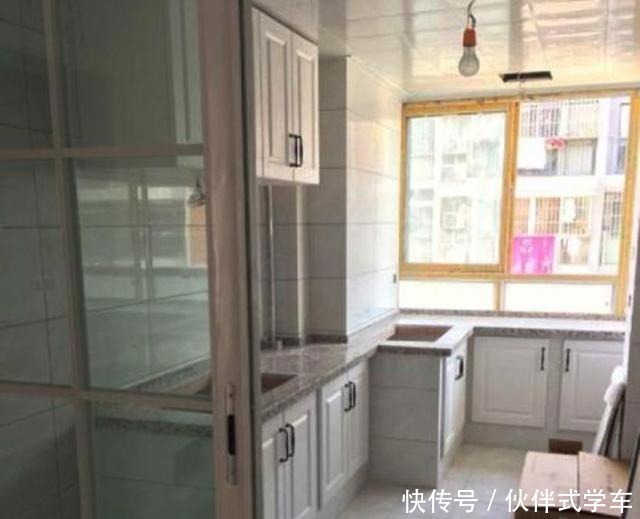 儿媳|老瓦工非用“土砖”做整体厨房,儿媳一脸嫌弃!完工后才知高档货!