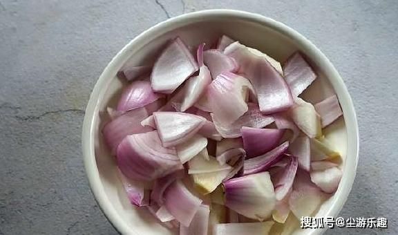 味道|这两食材虽然口味重，放一起爆炒，味道香的隔一条街都能闻到