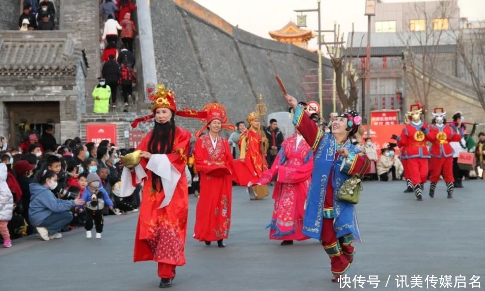 春风|忻州古城北城门广场精彩民俗文艺表演引来游人驻足