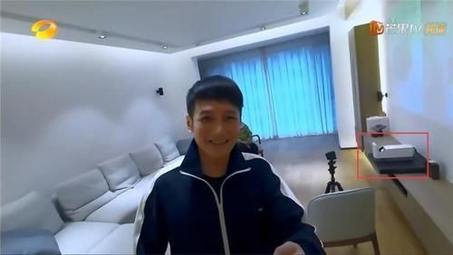 李维嘉节目中晒出豪宅,全屋都是大白墙,灯光的运用堪称装修典范