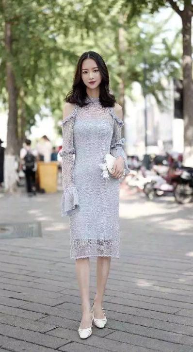 秋天怎么展现时尚街头美女的不同穿搭,秀出不一样的保暖与高雅