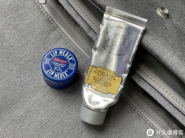 奔驰|90后打工人EDC,20+凭什么开奔驰