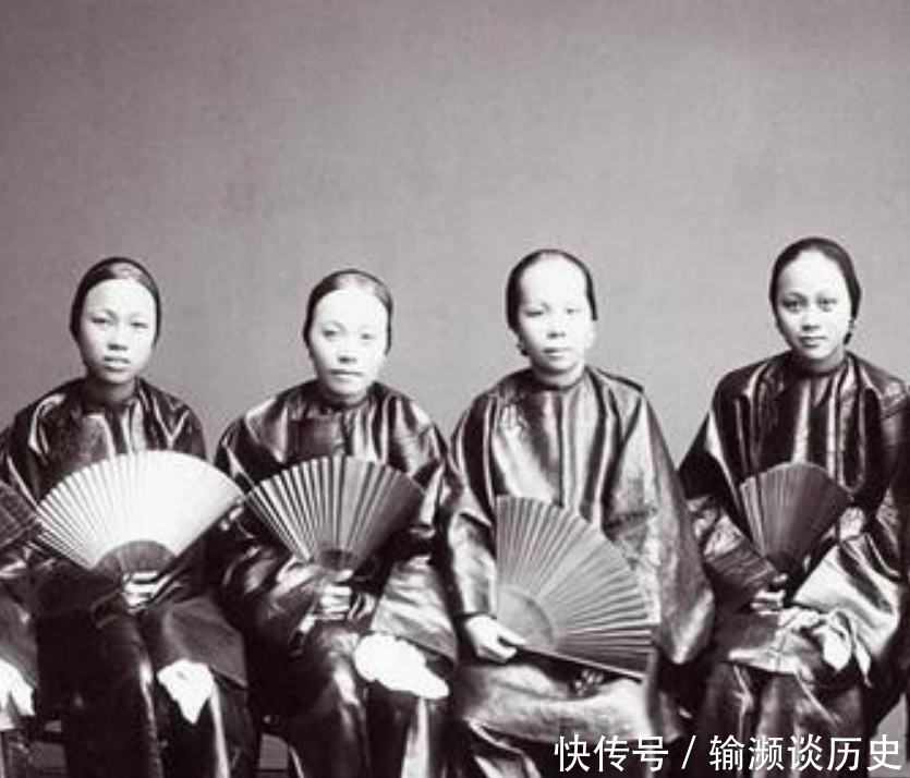 相貌|1896年晚清老照片:女子青丝倭堕成髻,朝廷大臣相貌清俊!