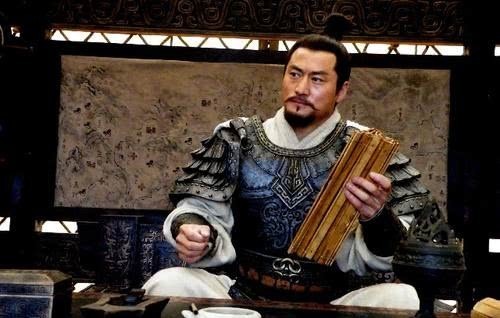 诸侯|汜水关前,张飞不出战吕布,十八路诸侯还能派谁出战吕布