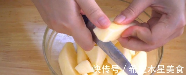 非常简单的苹果蛋糕，一定要试试苹果蛋糕的用料，苹果蛋糕的做法！