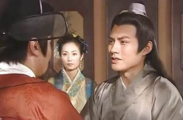 皇帝！皇帝出上联：书生脚短，下联实在太经典了，堪称千古绝对！