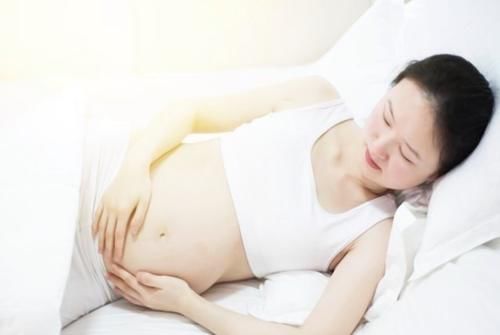 妈妈们|孕晚期一定要左侧睡吗?产科医生:盲目坚持,委屈孕妈还坑了宝宝