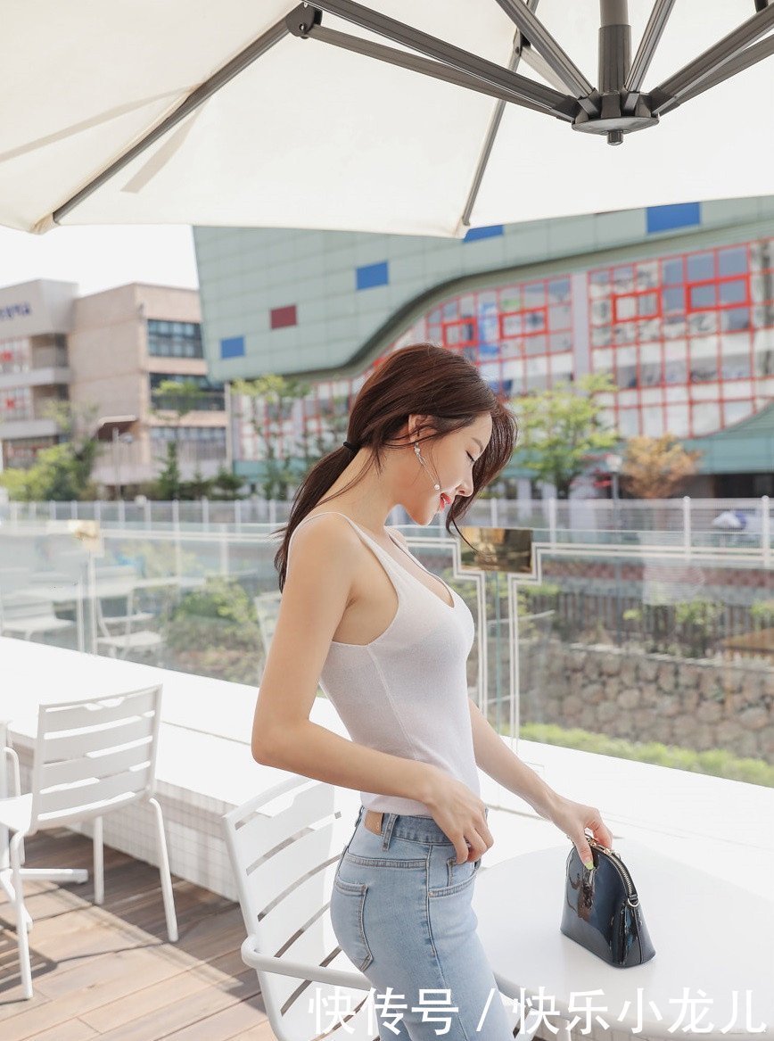 牛仔裤|轻奢写真,背心牛仔裤,既清爽又迷人!