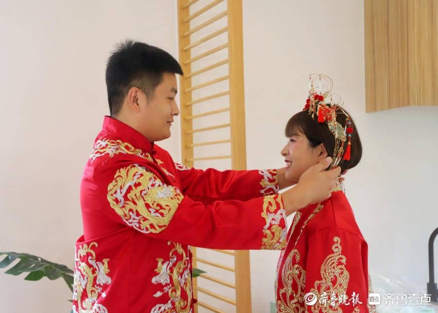 中式 浪漫！沂水天上王城的中式集体婚礼