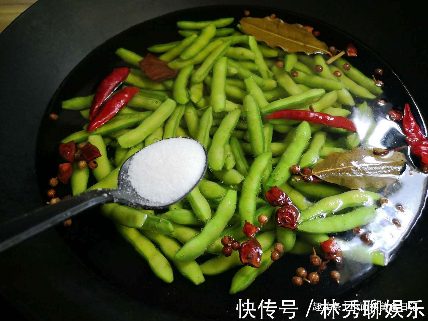 食用碱|煮毛豆时,放盐煮就错了,牢记这3点,做出的毛豆翠绿鲜糯又入味
