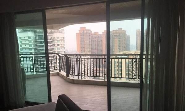 大阳台|万万不要贪便宜买大阳台的房子，我家刚入住两个月就后悔了