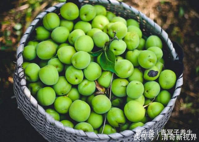 酸碱平衡|女性睡前当零食吃几颗此物，淡化皱纹，保持年轻态，安神助眠