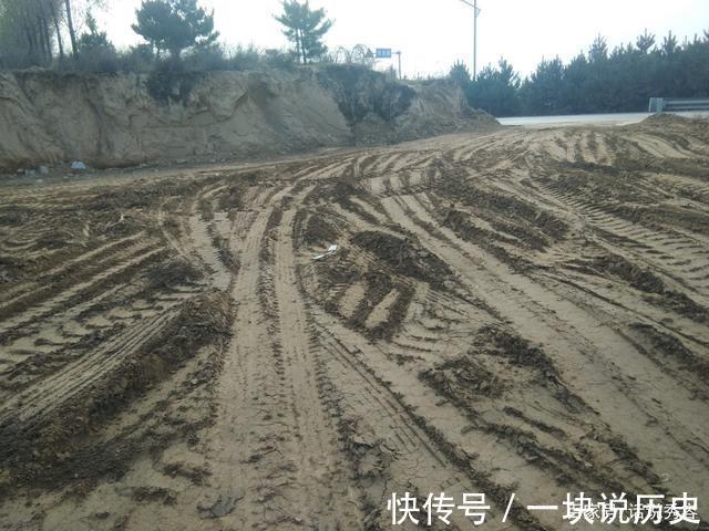 忻州|忻州五台县某房地产建筑垃圾倾倒致国有森林公园被曝光