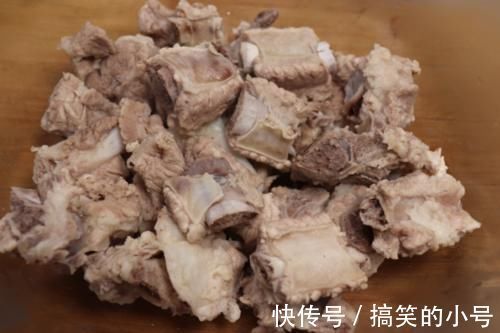 煮猪肉炖排骨，“最忌”放这3味料，很多人都习惯放，难怪不好吃
