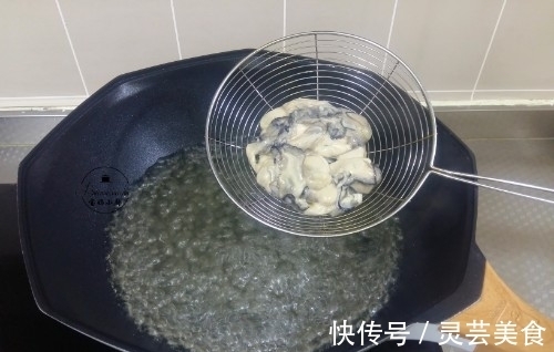 秋天的大葱，炒着吃才香，此食材一放，鲜美，秋季要吃