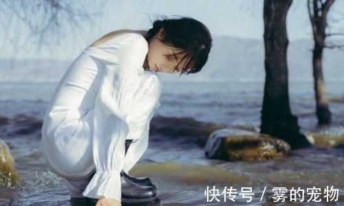 情思$一曲别词无限恨,满腹情思泪几行;十赋清秋词,填阕新词写旧伤