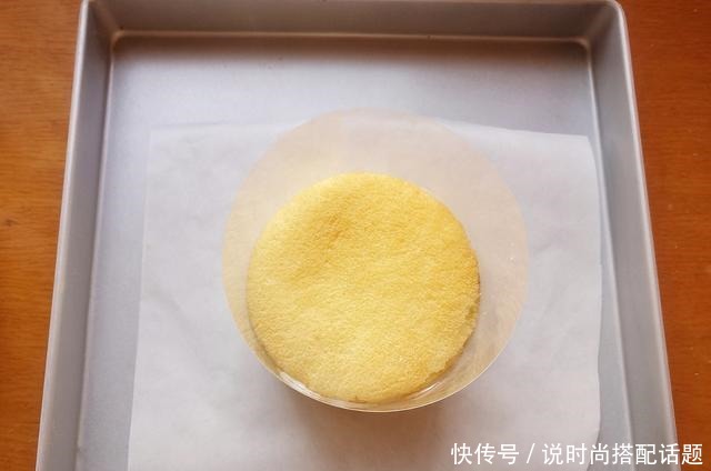 一款不用抹面的奶油蛋糕,非常适合新手学做,颜值和味道不输买的