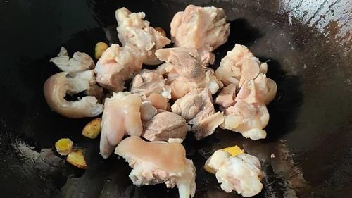 猪脚这样做太绝了！又香又软糯，超级下饭！