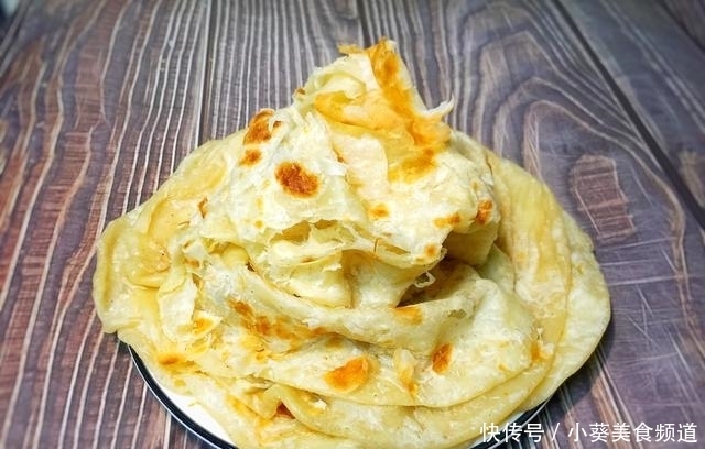 奶奶用了一辈子的烙饼做法,外酥里软,凉了不硬,比外面卖的好吃