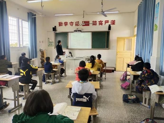 开学第一课：学党史悟思想、讲安全防疫情，广大青少年扣好人生第一粒扣子