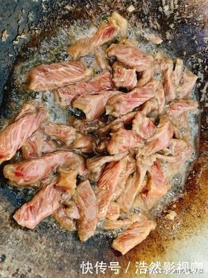 美味|家常牛肉菜谱,蒜苔炒牛肉,简单美味营养,适合夏天