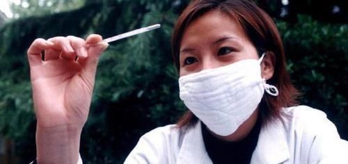  靠近|忠告身体若有1臭、1热、1痛，多半是肝硬化悄悄靠近