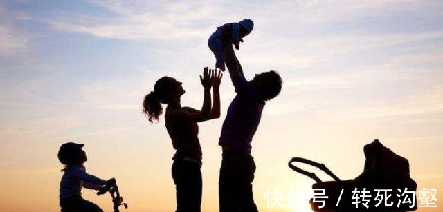 二胎政策|儿子拒绝抚养1岁弟弟,被父母状告遭败诉,儿子的回怼扎心了!