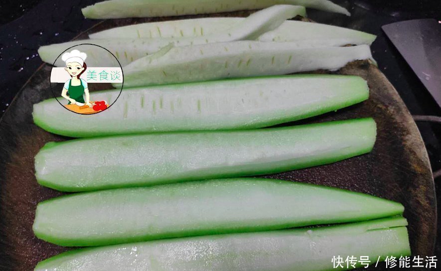 丝瓜|热天最馋此蒸菜,蒸一蒸8分钟上桌,鲜到流口水,营养好吃不上火