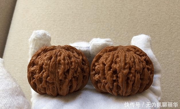 包浆|你还在相信大汗手盘核桃会发黑?其实此物才是核桃发黑的元凶