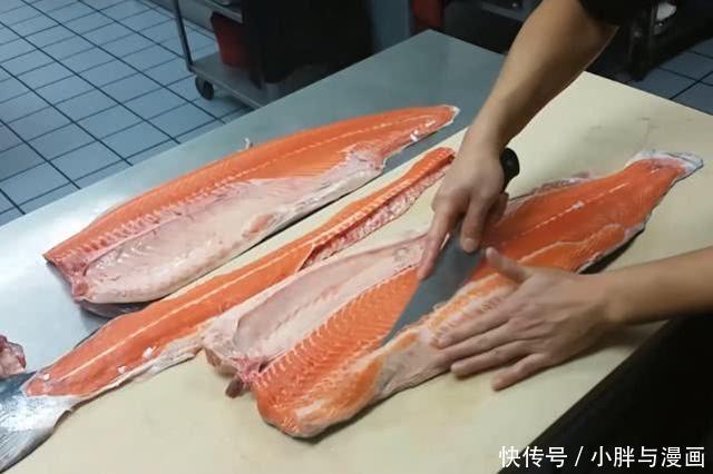  日本独创的“活鱼切片”，鱼会感到痛吗？日本人：它们没痛觉的