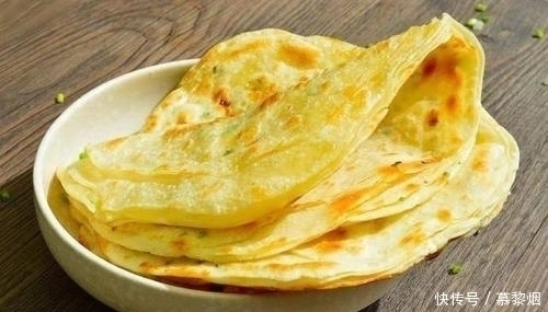 烙饼时,这三个错误不要犯,否则饼硬又难吃,看完你就明白了