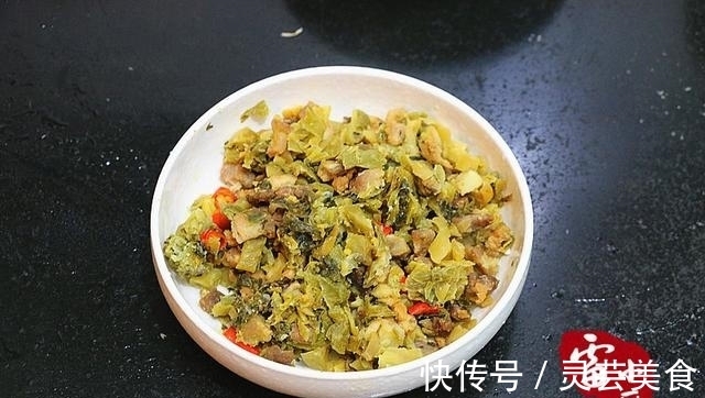 酸腌菜|30年来，吃过的土豆最最好吃的做法，根本停不下来